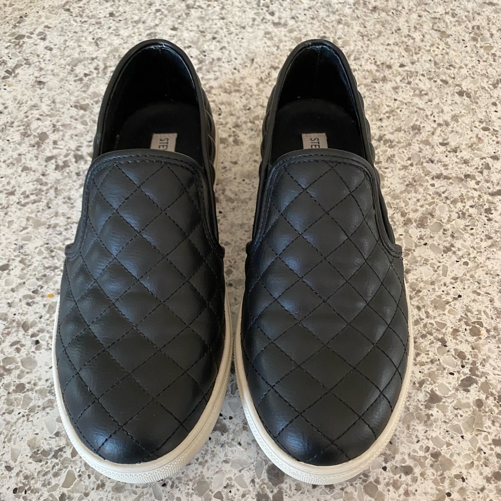 Steve Madden 9.5 black shoes. Barely worn
